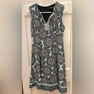 LIZ CLAIBORNE- Sleeveless fit + flair dress- Sz 4